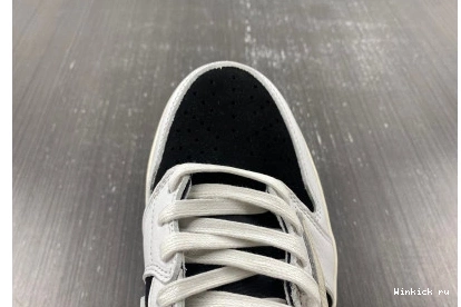 1 TRAVIS LOW AIR SCOTT JORDAN OG BLACK X WHITE 0807